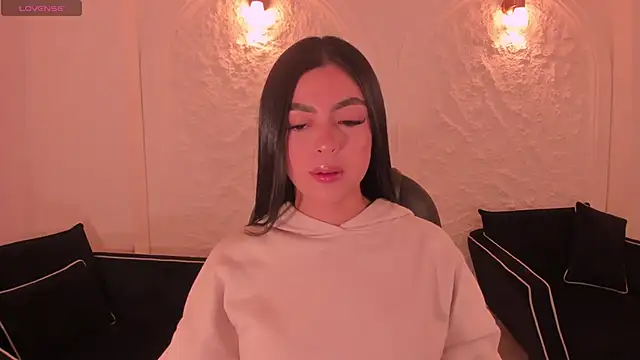 Snapshot of NataliaGaret chatting on November 17, 5:13 am NataliaGaret online show from November 17, 5:13 am