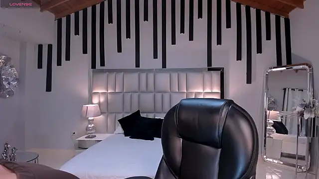 Snapshot of NataliaGaret chatting on March 7, 2:30 am NataliaGaret online show from March 7, 2:30 am