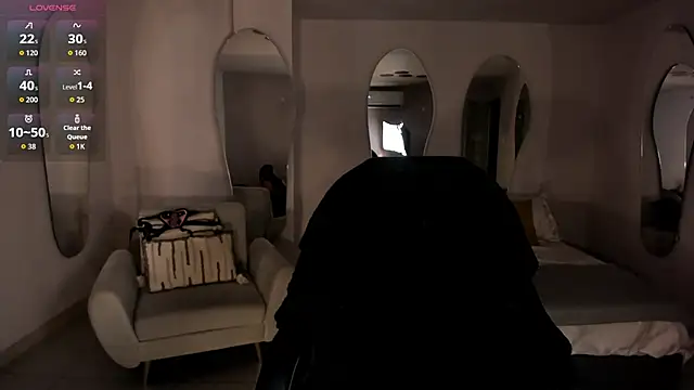 Snapshot of MilaColeman chatting on October 24, 2:08 am MilaColeman online show from October 24, 2:08 am