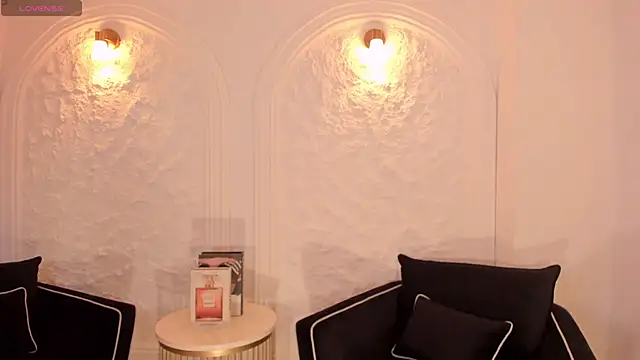 Snapshot of MilaColeman chatting on November 2, 11:07 pm MilaColeman online show from November 2, 11:07 pm