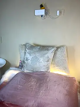 Snapshot of AriaHeavenss chatting on September 10, 1:27 am AriaHeavenss online show from September 10, 1:27 am