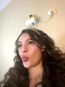 Snapshot of AriaHeavenss chatting on October 2, 1:45 am AriaHeavenss online show from October 2, 1:45 am