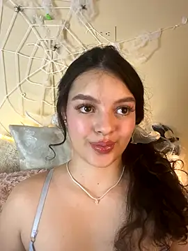 Snapshot of AriaHeavenss chatting on October 20, 12:22 am AriaHeavenss online show from October 20, 12:22 am