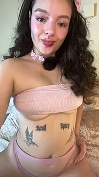 Snapshot of AriaHeavenss chatting on November 11, 12:21 am AriaHeavenss online show from November 11, 12:21 am