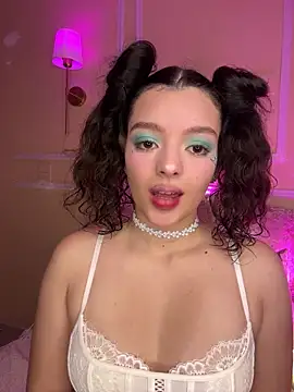 Snapshot of AriaHeavenss chatting on December 3, 12:18 am AriaHeavenss online show from December 3, 12:18 am