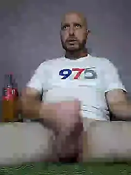 Snapshot of danmep8387 chatting on July 26, 8:05 pm danmep8387 online show from July 26, 8:05 pm