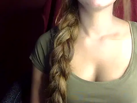 Snapshot of heartless_Queen chatting on October 18, 4:26 am heartless Queen online show from October 18, 4:26 am