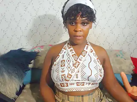 Snapshot of MiniMinaj chatting on November 2, 4:20 pm MiniMinaj online show from November 2, 4:20 pm