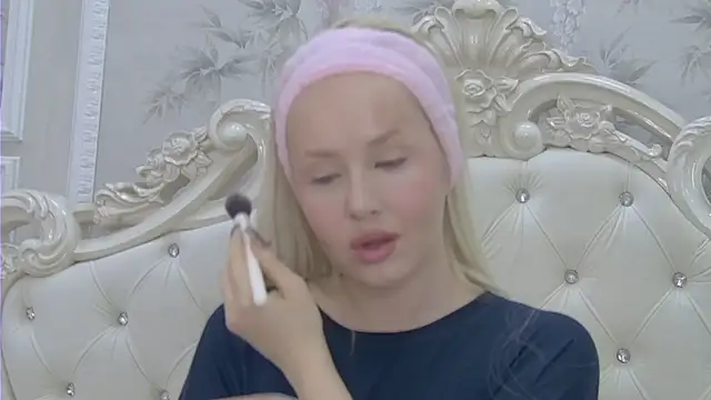 EllieFrosty  online show from March 7, 8:06 pm