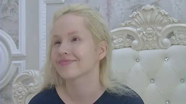 Snapshot of EllieFrosty_ chatting on May 14, 12:50 am EllieFrosty online show from May 14, 12:50 am