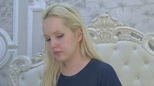 Snapshot of EllieFrosty_ chatting on May 30, 10:18 pm EllieFrosty online show from May 30, 10:18 pm