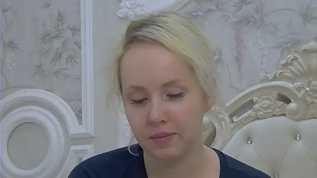 Snapshot of EllieFrosty_ chatting on July 15, 3:12 am EllieFrosty online show from July 15, 3:12 am