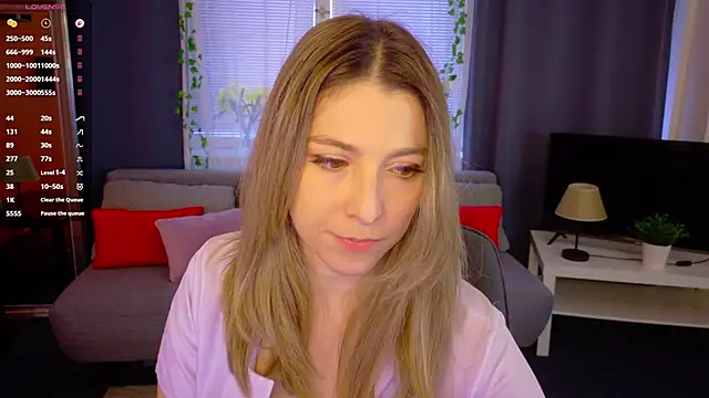 Snapshot of evafolver chatting on March 13, 8:43 am evafolver online show from March 13, 8:43 am