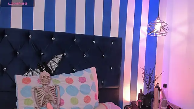 Snapshot of valeria_rouse28 chatting on October 31, 5:36 pm valeria rouse28 online show from October 31, 5:36 pm