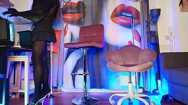 utopia2025 online show from February 11, 11:32 pm