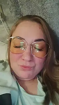 Snapshot of Kiss_Eva chatting on December 28, 12:04 am Kiss Eva online show from December 28, 12:04 am