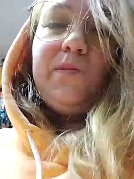 Snapshot of Kiss_Eva chatting on January 24, 8:23 am Kiss Eva online show from January 24, 8:23 am