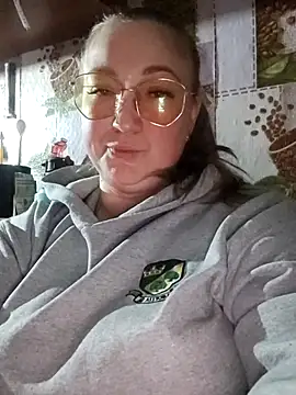 Kiss Eva online show from January 14, 5:51 pm