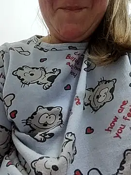 Kiss Eva online show from February 10, 5:17 pm