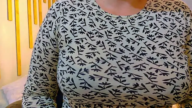 Snapshot of Angel_saez chatting on December 5, 10:57 am Angel saez online show from December 5, 10:57 am