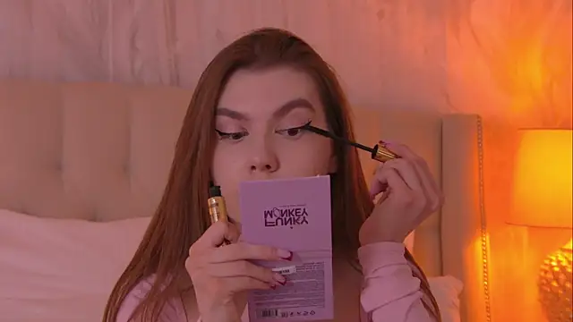 AshleyEvance online show from June 11, 6:33 am
