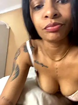 Snapshot of Luna025 chatting on November 13, 8:08 pm Luna025 online show from November 13, 8:08 pm