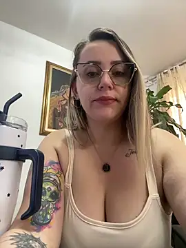 CurvyLust x online show from May 11, 2:12 pm