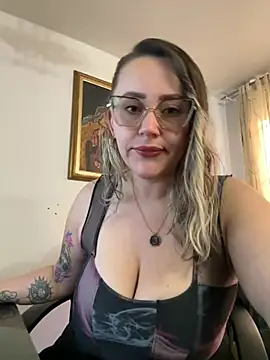 CurvyLust x online show from May 13, 1:19 pm
