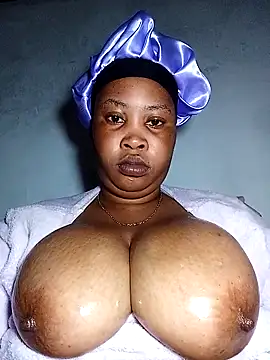 Snapshot of OCEANSQUITERXXX chatting on June 3, 12:57 am OCEANSQUITERXXX online show from June 3, 12:57 am