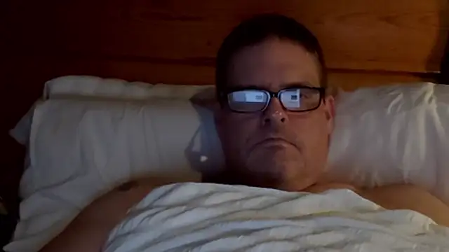 Snapshot of One_Man_For_You chatting on November 10, 11:15 pm One Man For You online show from November 10, 11:15 pm