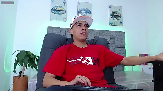 Snapshot of david_santos16 chatting on October 24, 12:19 am david santos16 online show from October 24, 12:19 am