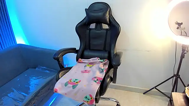 ShaunaDream online show from February 24, 5:05 am