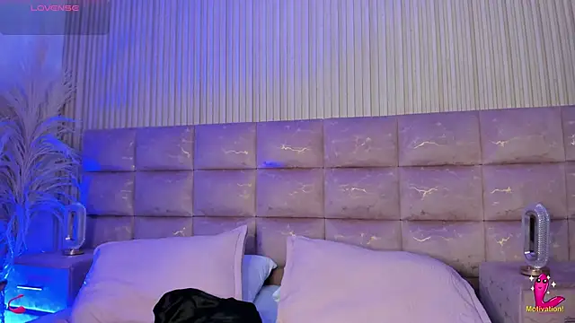 ShaunaDream online show from May 7, 4:07 am