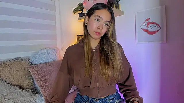 sara madrid online show from May 3, 12:11 pm