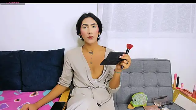 zou quira online show from November 7, 11:27 pm