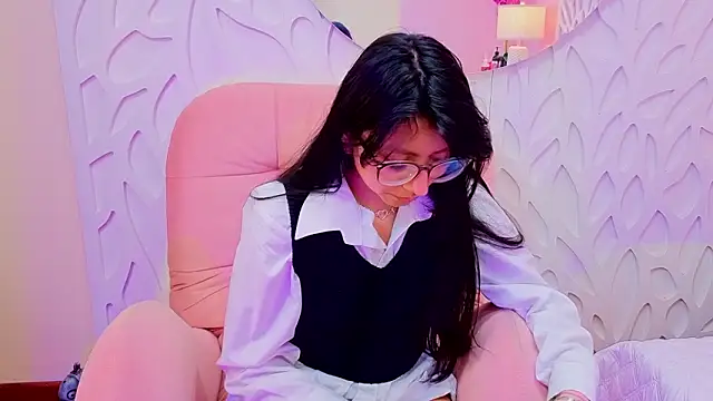 VioletxBloom online show from February 25, 7:45 pm