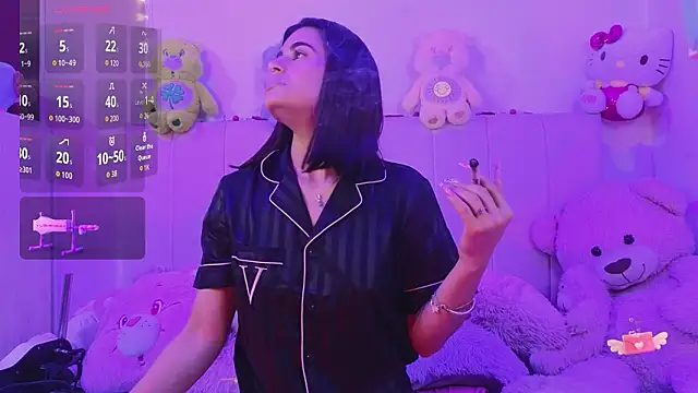 Snapshot of bella_thixx chatting on March 10, 4:06 am bella thixx online show from March 10, 4:06 am