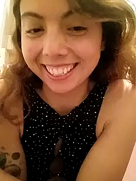 Snapshot of MoonBlueSex chatting on October 8, 4:43 am MoonBlueSex online show from October 8, 4:43 am