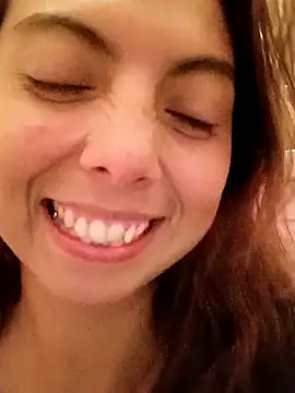 Snapshot of MoonBlueSex chatting on October 19, 4:57 am MoonBlueSex online show from October 19, 4:57 am