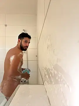 Snapshot of husbandandwifetobe chatting on October 31, 9:38 pm husbandandwifetobe online show from October 31, 9:38 pm