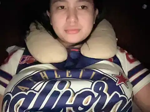 KeraEvangeline online show from May 1, 9:30 pm