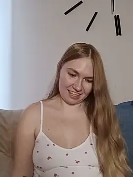 KisaVixen online show from June 8, 4:29 pm