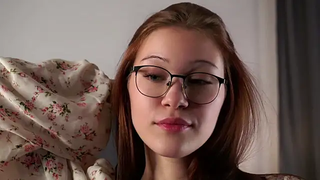 Snapshot of KarisaKusner chatting on October 23, 12:10 am KarisaKusner online show from October 23, 12:10 am