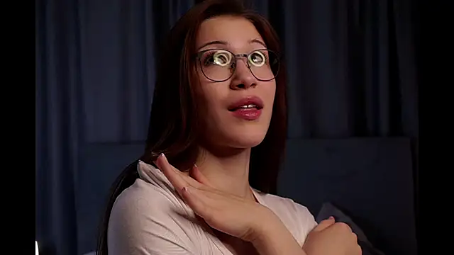 Snapshot of KarisaKusner chatting on October 29, 12:13 am KarisaKusner online show from October 29, 12:13 am