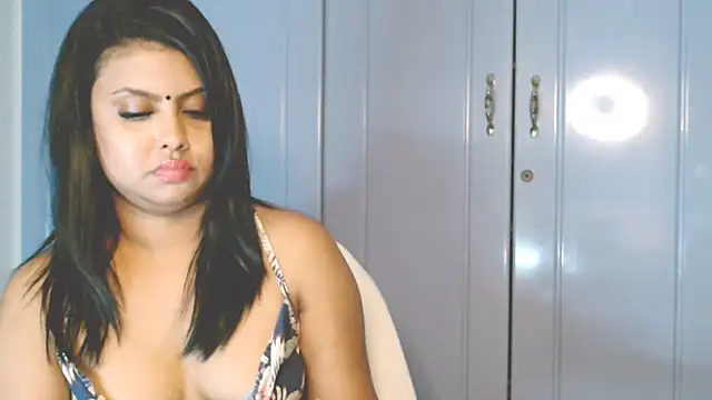 Indian GlowingMiax online show from October 12, 4:50 pm