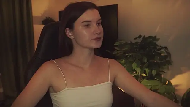 Snapshot of AgataWillis chatting on October 9, 11:30 am AgataWillis online show from October 9, 11:30 am