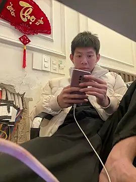 linh21107 online show from May 2, 12:32 pm