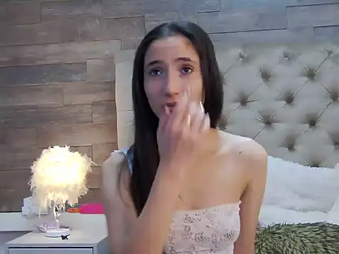 Snapshot of CarolinaBlair chatting on November 19, 9:37 pm CarolinaBlair online show from November 19, 9:37 pm