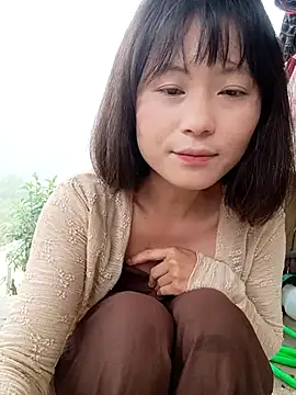 Snapshot of linda_bae00 chatting on May 10, 12:05 am linda bae00 online show from May 10, 12:05 am
