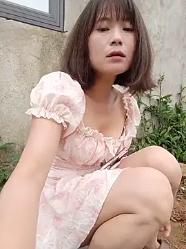 Snapshot of linda_bae00 chatting on May 23, 12:05 am linda bae00 online show from May 23, 12:05 am